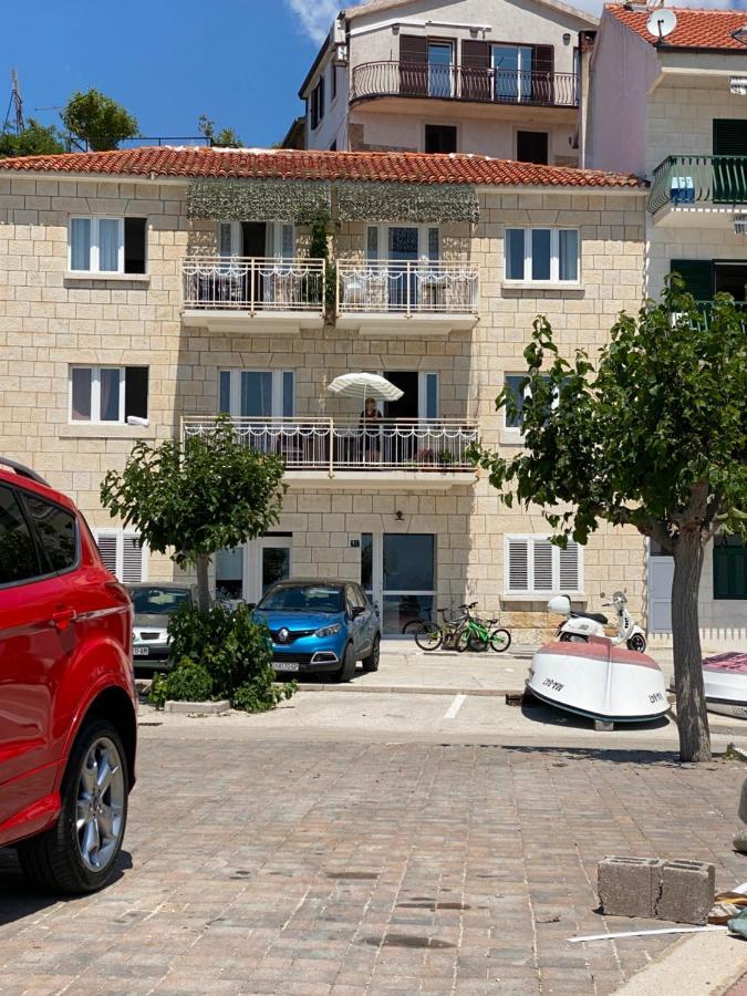 Villa Leo Beach Apartment Podgora Exteriör bild
