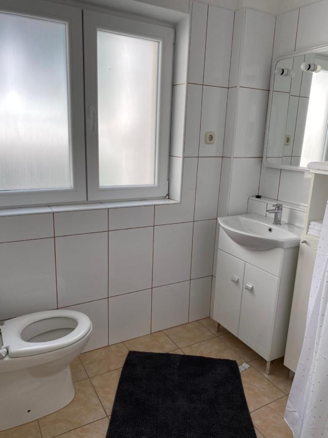 Villa Leo Beach Apartment Podgora Exteriör bild